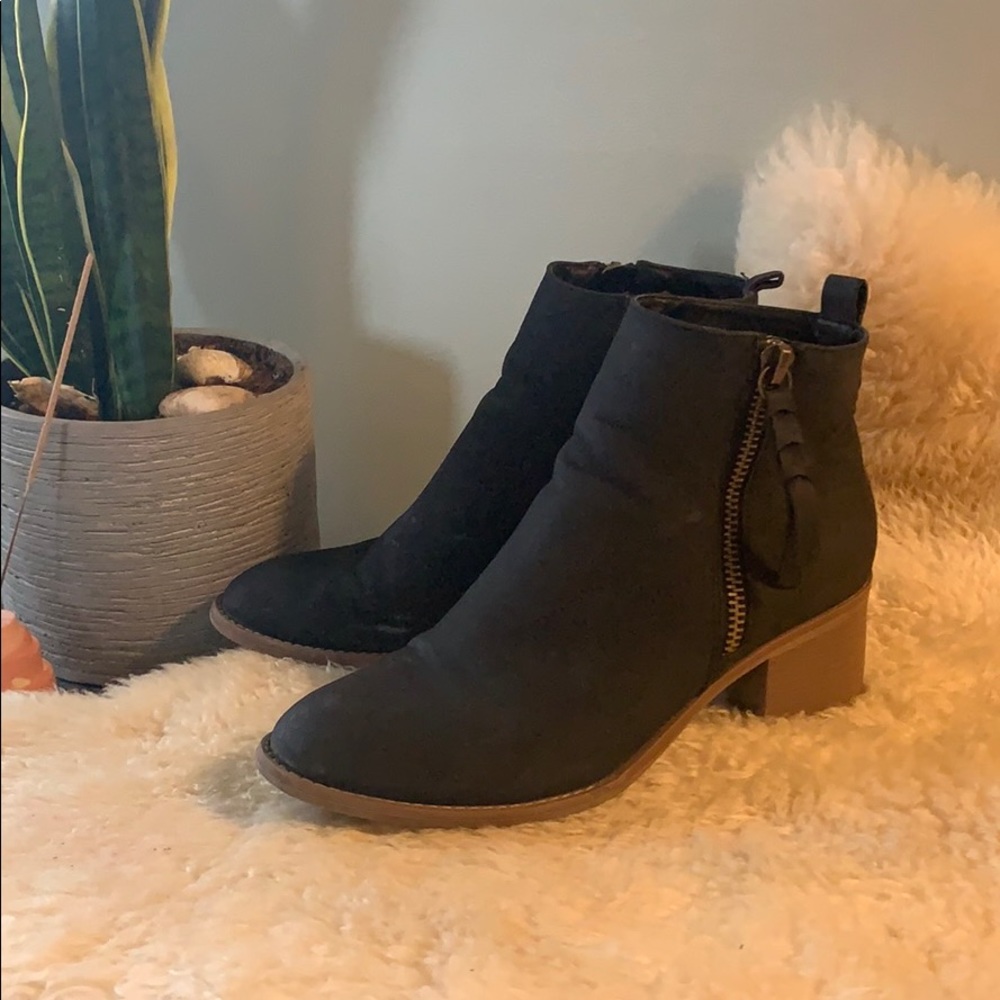 DLG booties